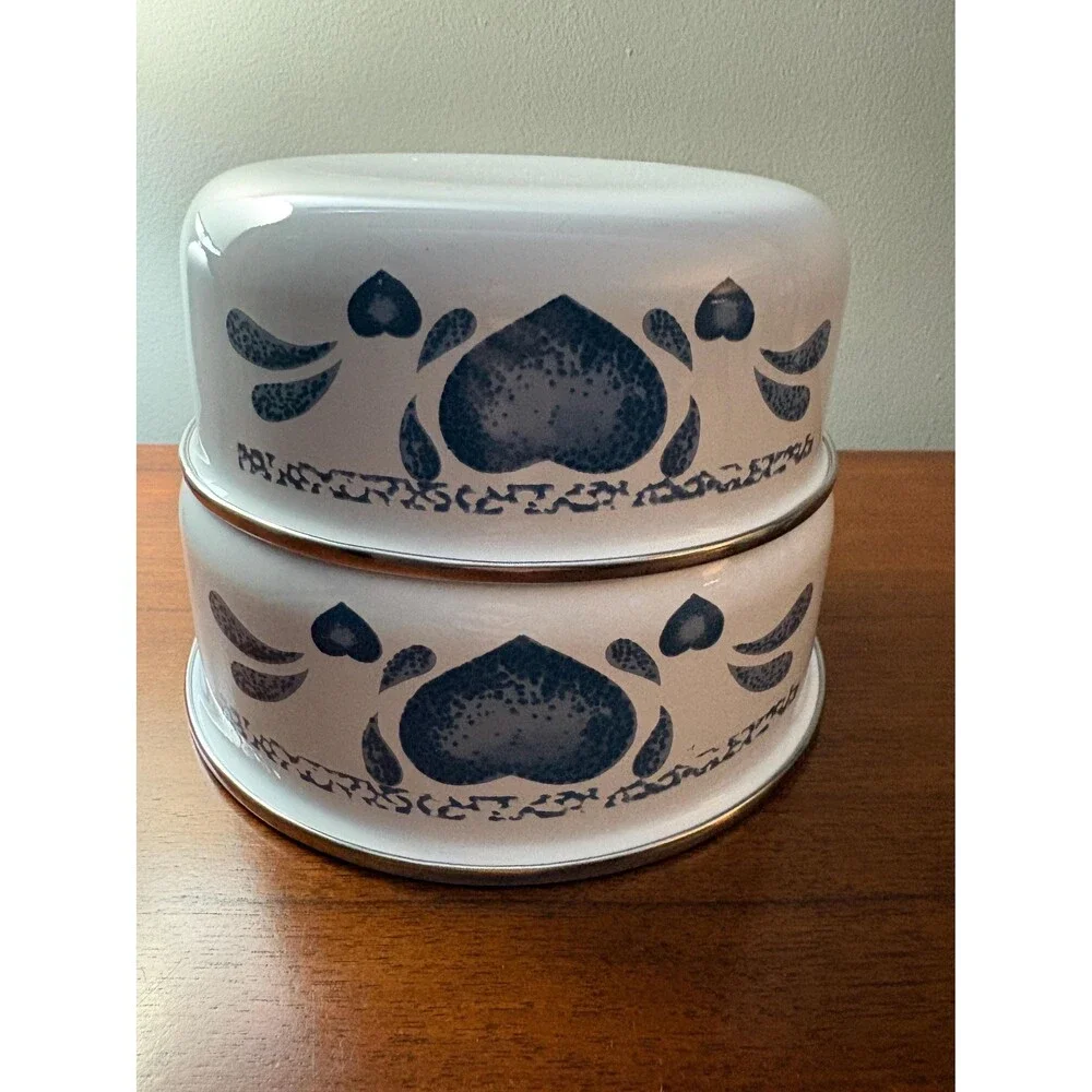 Vintage White Enamelware Nesting Bowls Blue Sponge Heart Pattern Country Cottage